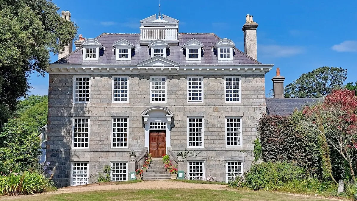 Sausmarez Manor