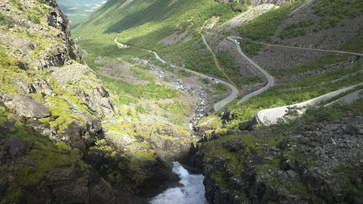 Trollstigen Foothill Viewpoint