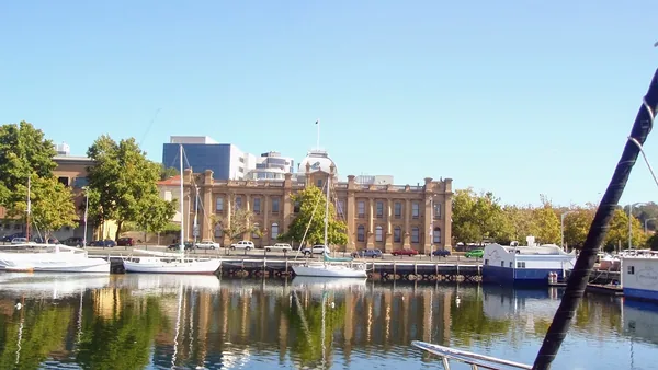 Hobart — photo 3