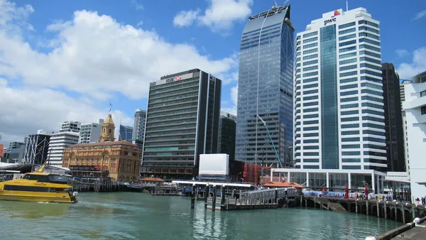 Auckland — photo 1