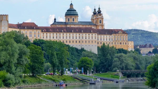 Melk — photo 4