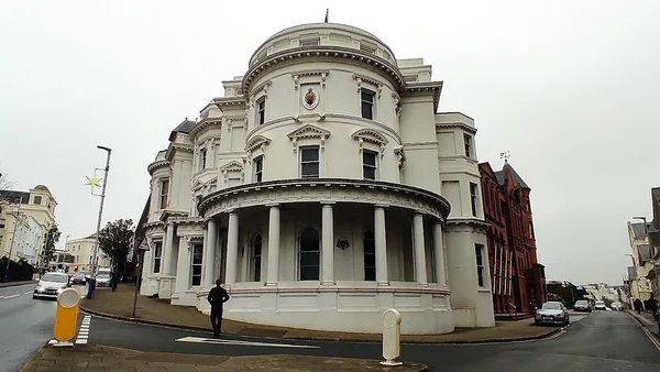 Douglas — photo 2