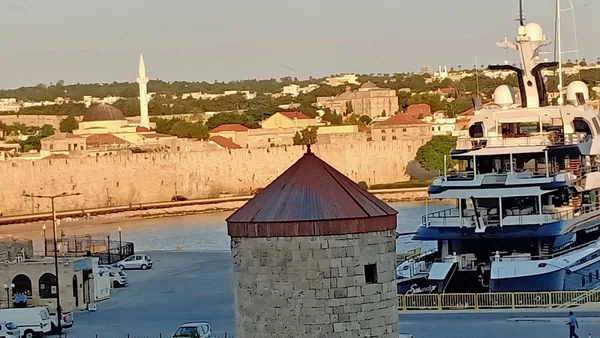 Rhodes — photo 2