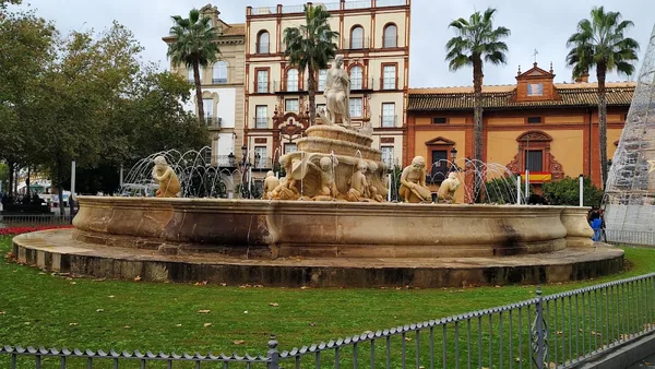 Seville — photo 1