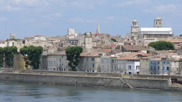 Arles
