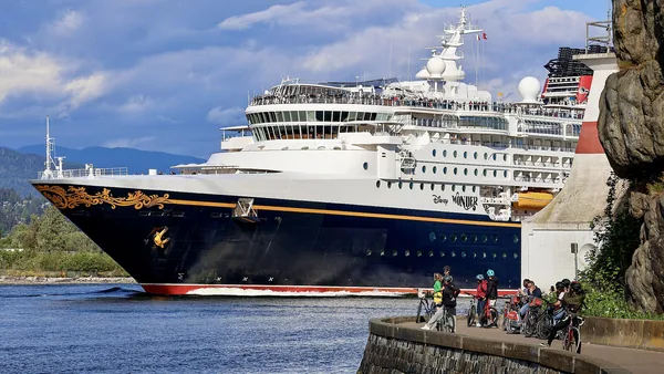 Disney Wonder — photo 4