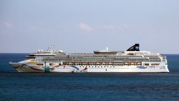 Norwegian Dawn — photo 1
