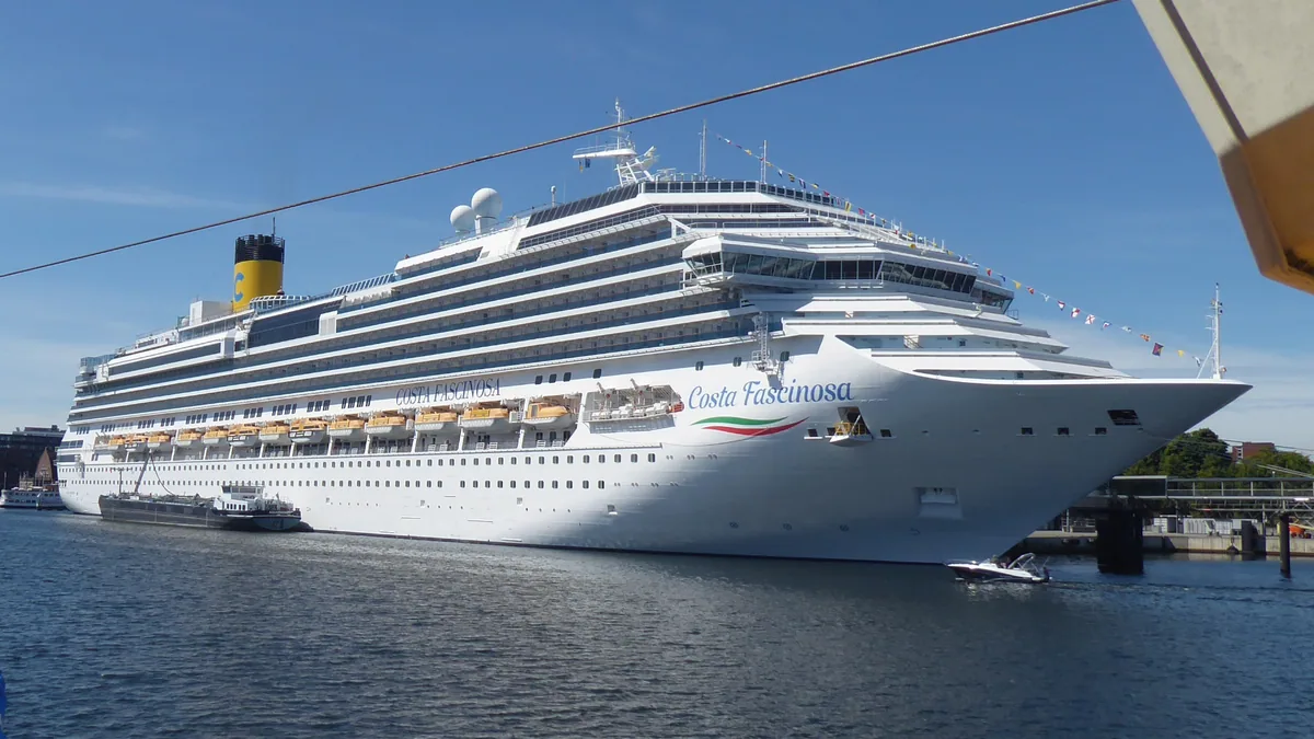 Costa Fascinosa cruise ship