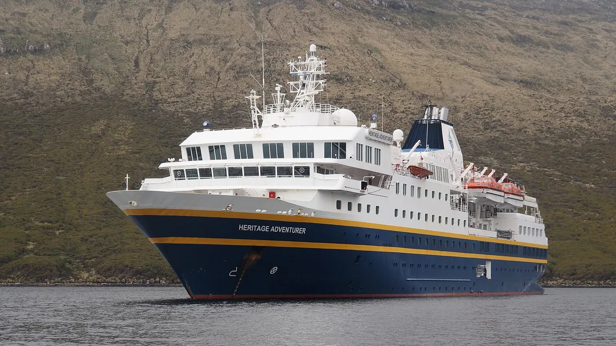 Heritage Adventurer cruise ship