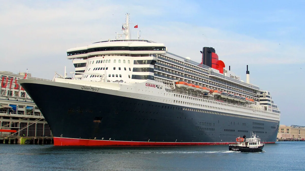Queen Mary 2 cruise ship