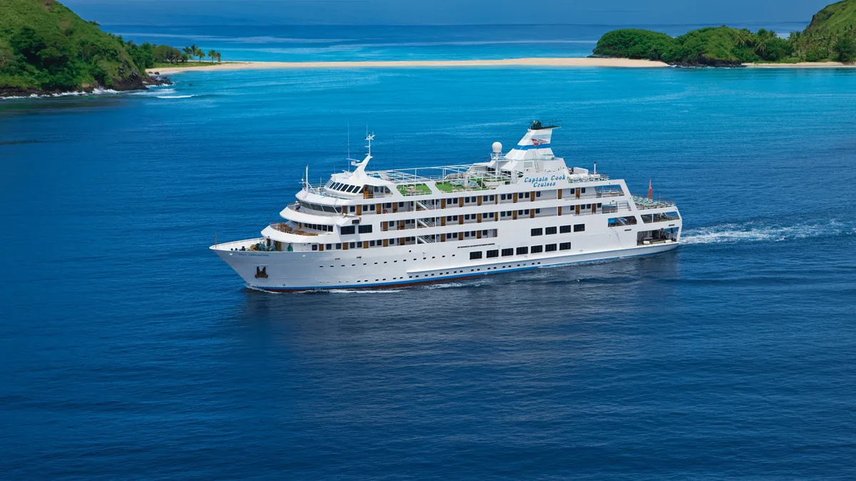Reef Endeavour cruise ship