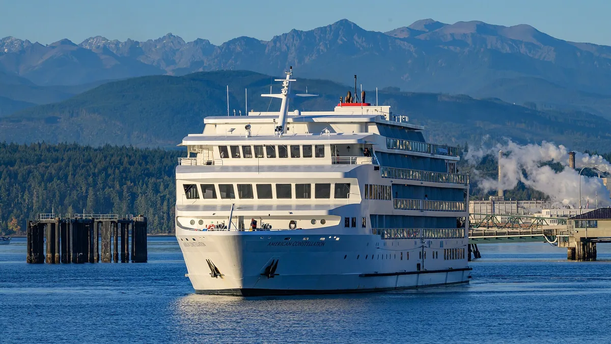 American Constellation cruise ship