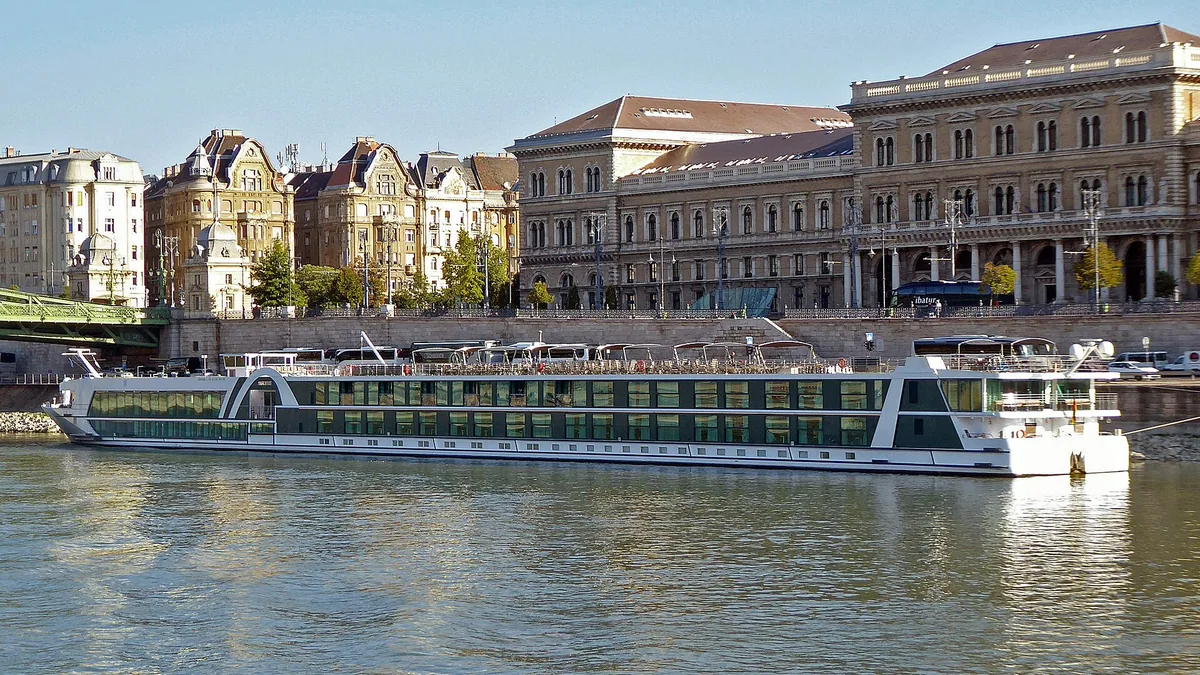 Amadeus Riva cruise ship