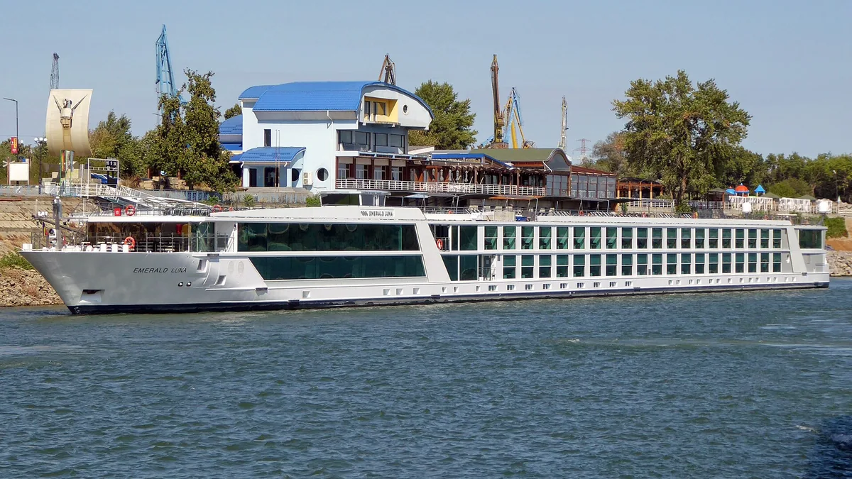 Emerald Luna cruise ship