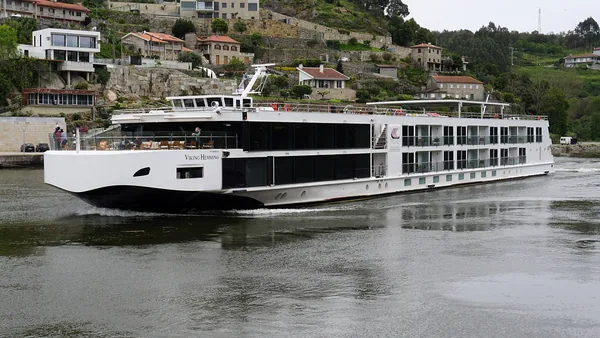Viking Hemming cruise ship