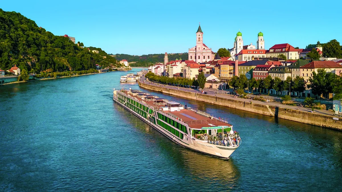 Amadeus Queen cruise ship