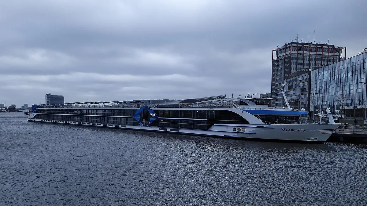 Viva Two cruise ship