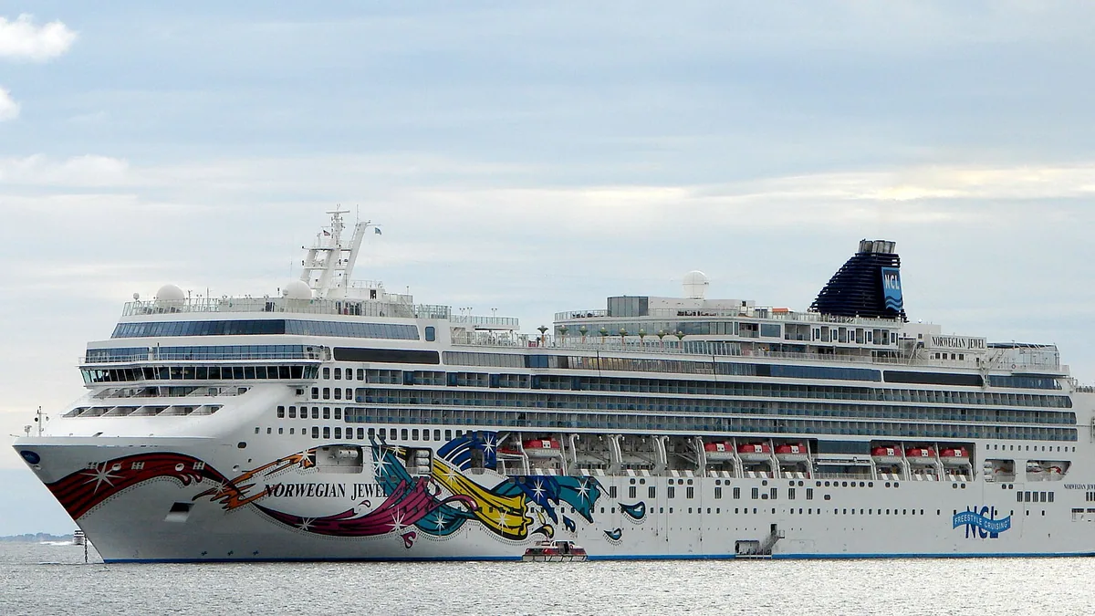 Norwegian Jewel cruise ship