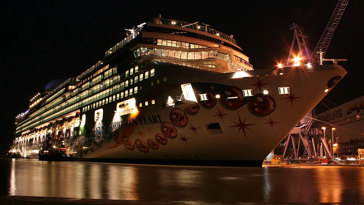 Norwegian Pearl cruise ship