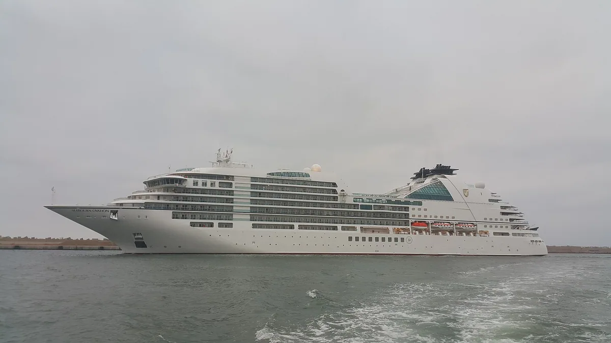 Seabourn Ovation cruise ship
